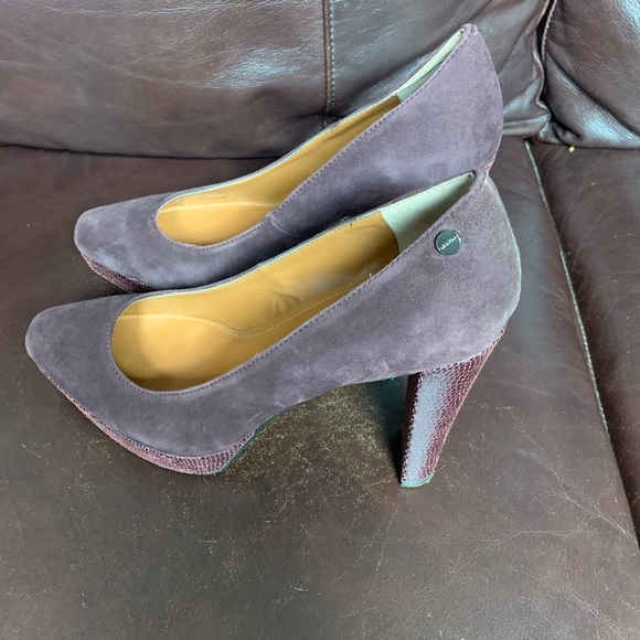 Calvin Klein heels . - Picture 2 of 3